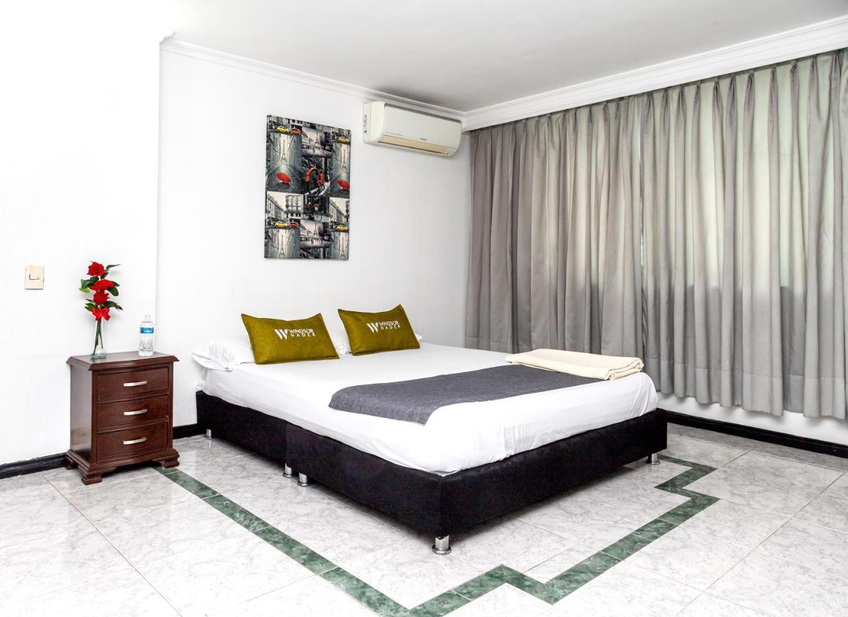 Hotel Windsor Plaza - Downtown Cali Kültér fotó