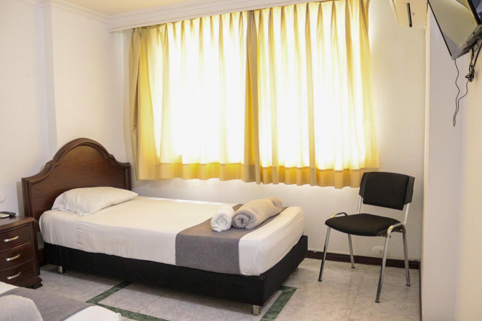 Hotel Windsor Plaza - Downtown Cali Kültér fotó