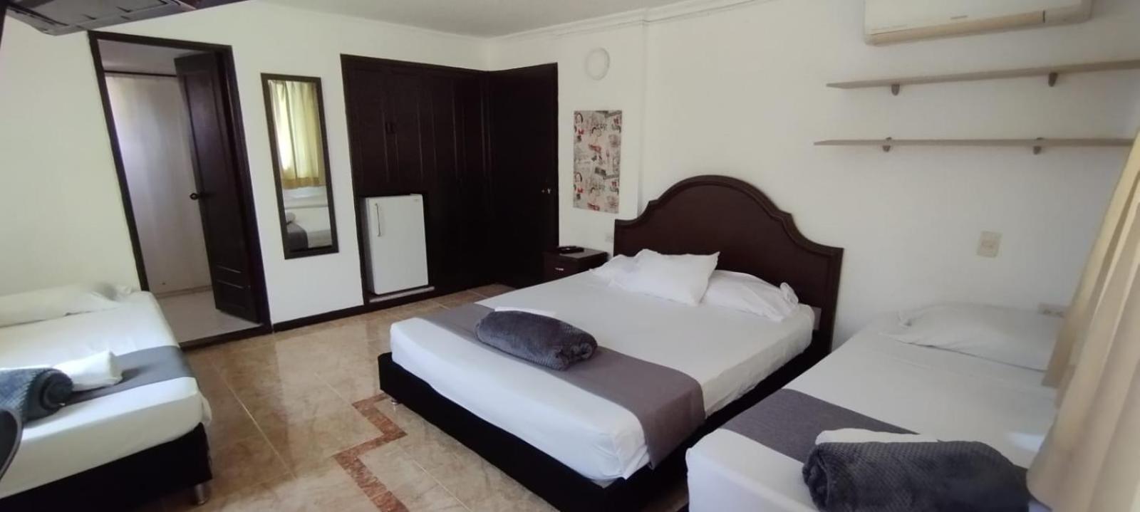 Hotel Windsor Plaza - Downtown Cali Kültér fotó