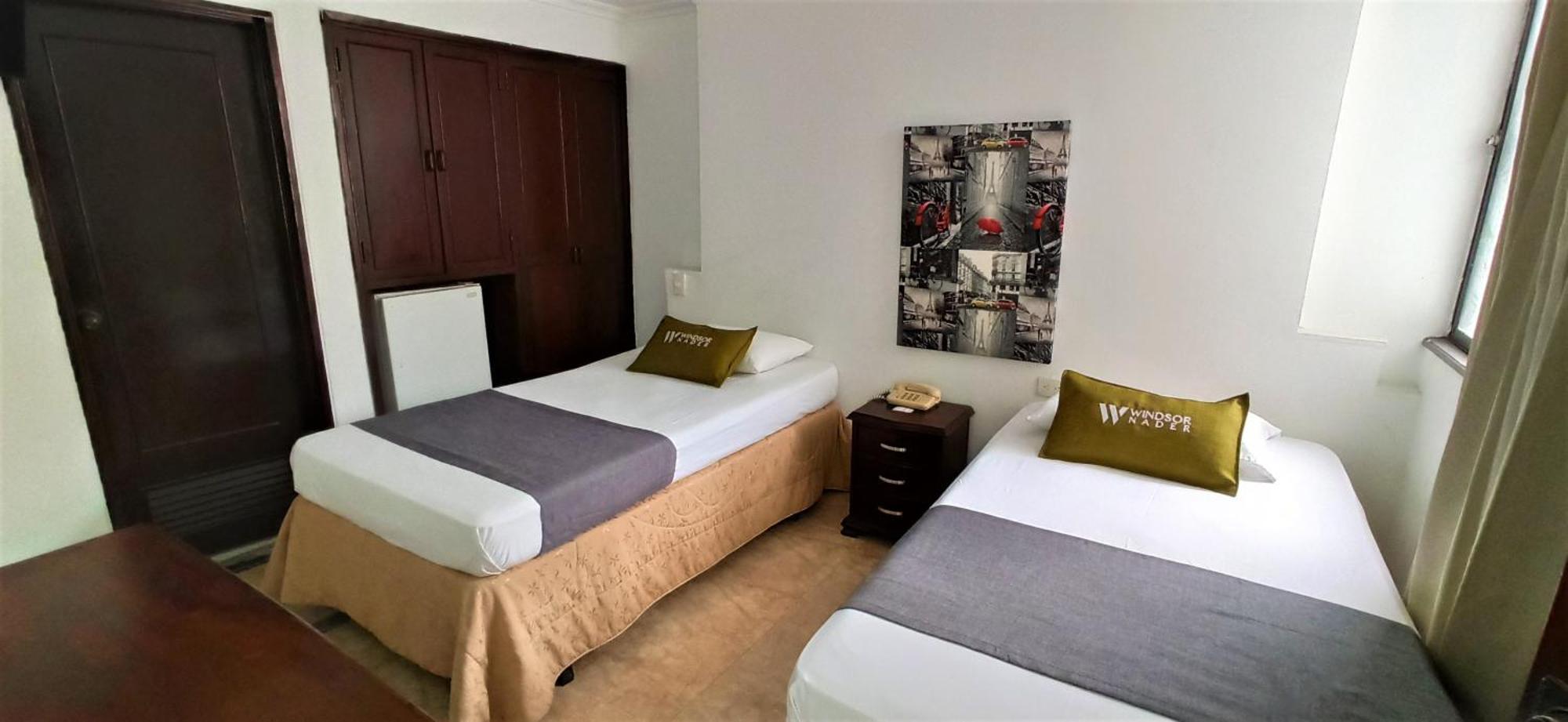 Hotel Windsor Plaza - Downtown Cali Kültér fotó